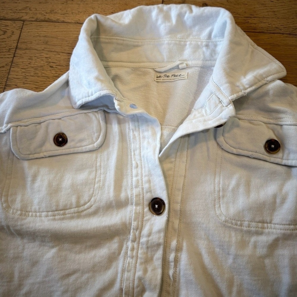 We The Free Women's Crop Jean Jacket Light Wash Button Front Pockets (1348)